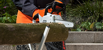 Produktvorf&uuml;hrung Akku-Motors&auml;ge - Stihl