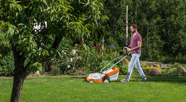 Produktvorf&uuml;hrung Akku-Rasenmaher Stihl