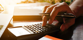 Symbolbild Arbeitskleidung-Steuer