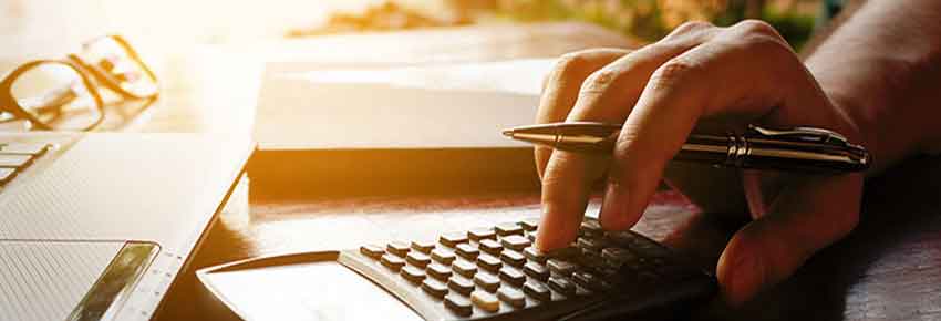 Symbolbild Arbeitskleidung-Steuer