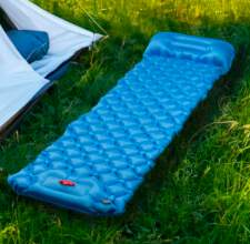 1320175 - Camping-Luftmatratze mit integrierter Pumpe